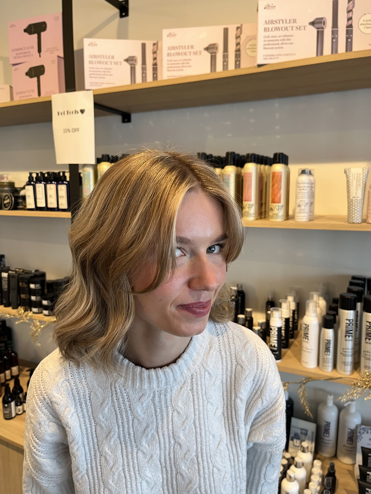 Women's haircut with blonde highlights and waves by Kobe Popek, Warman SK
